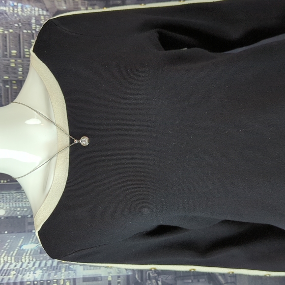 DB Established 1962 sz L Jet Black Top with White Trim & Button Accents - Picture 2 of 7
